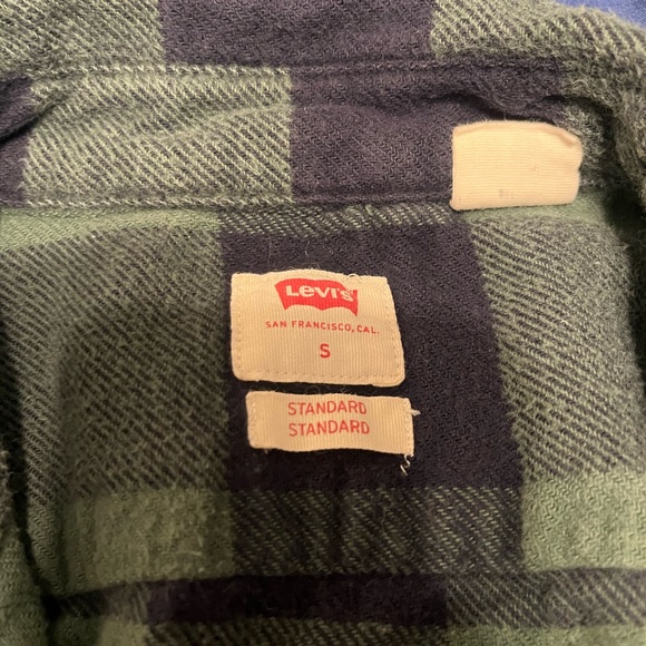 Levi Green Flannel - Picture 2 of 3